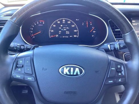 Used 2014 Kia Cadenza Premium w/ Luxury Package FWD image 22