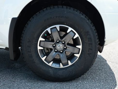 Used 2019 Nissan Frontier Desert Runner RWD image 5
