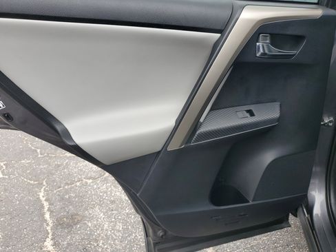 Used 2015 Toyota RAV4 Limited image 13