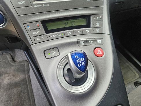 Used 2015 Toyota Prius Three w/ Solar Roof Package image 19