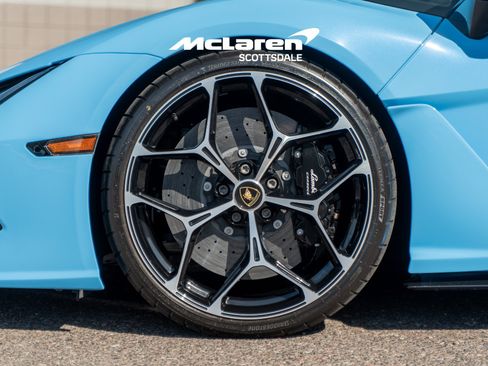 Used 2024 Lamborghini Revuelto AWD/4WD image 32