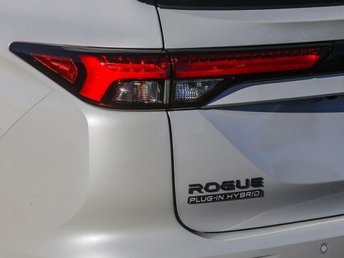 New 2026 Nissan Rogue SL AWD/4WD image 9