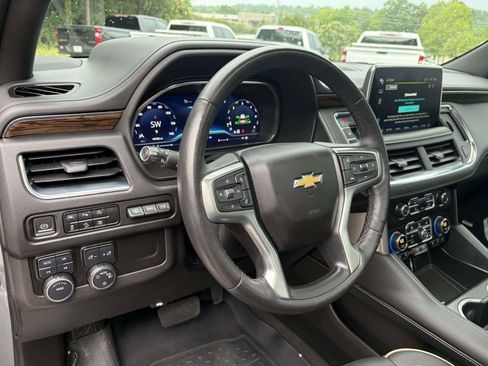 Used 2023 Chevrolet Tahoe Premier AWD/4WD image 8