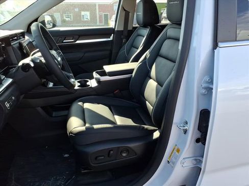 New 2026 GMC Terrain Denali w/ LPO, Black Badging Package image 7