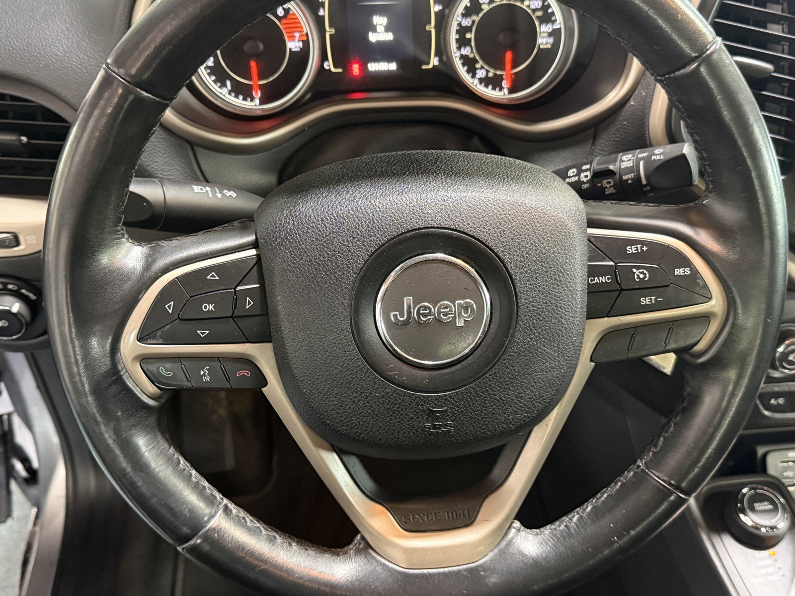 Used 2016 Jeep Cherokee Latitude AWD/4WD image 20