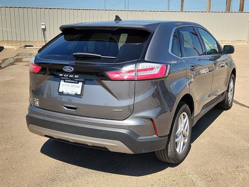 Used 2024 Ford Edge SEL image 4