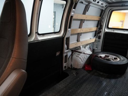 Used 2019 Chevrolet Express 2500 w/ Driver Convenience Package image 11