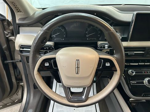 Used 2020 Lincoln Corsair FWD w/ Premium Package image 14