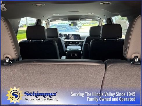 New 2026 Chevrolet Suburban LT w/ Comfort Package AWD/4WD image 18
