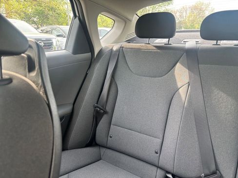 Used 2025 Kia K4 LXS image 38