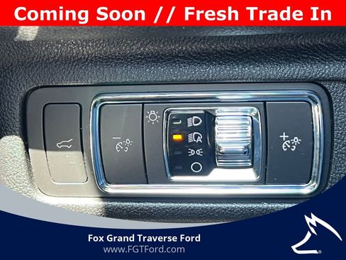 Used 2021 Lincoln Corsair AWD w/ Premium Package image 18
