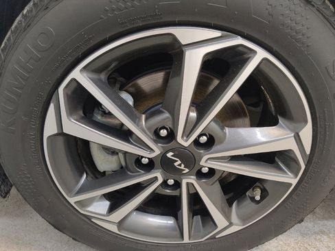 Used 2023 Kia Forte LXS w/ LXS Technology Package FWD image 31