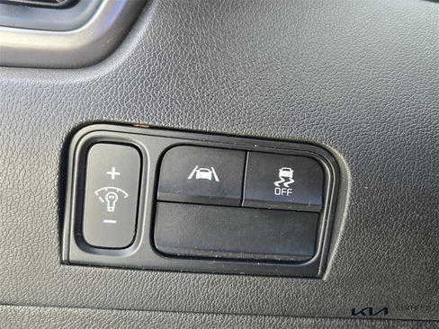 Certified 2022 Kia Sorento S image 33