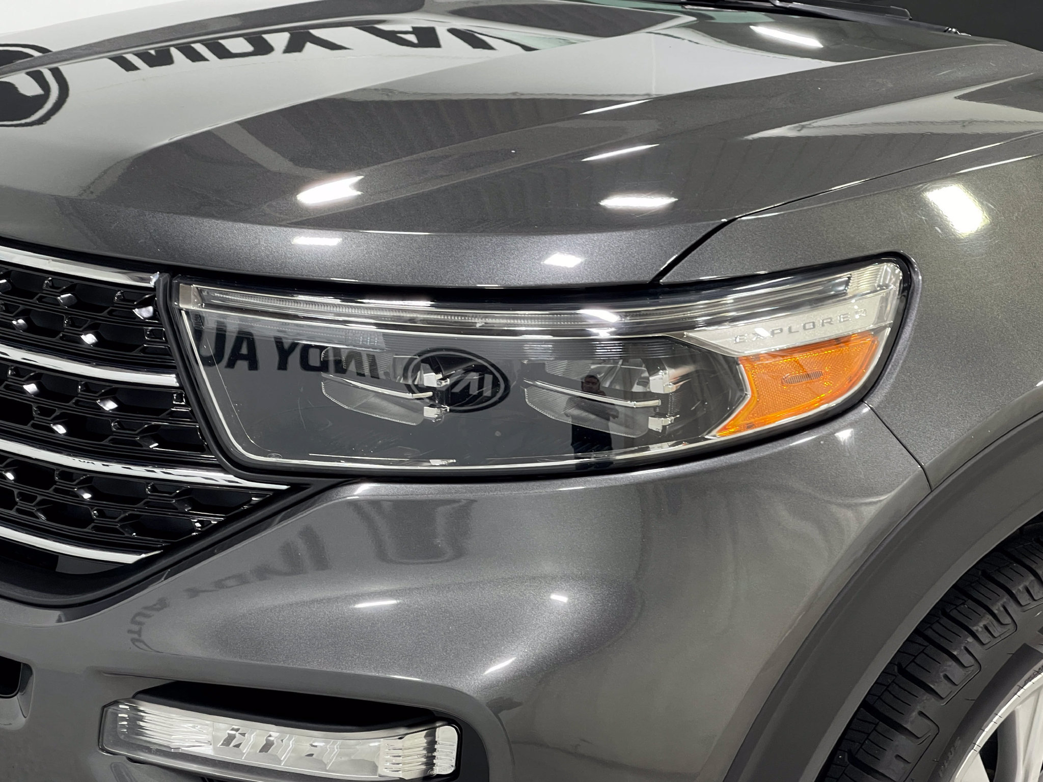 Used 2020 Ford Explorer XLT w/ Equipment Group 202A AWD/4WD image 35
