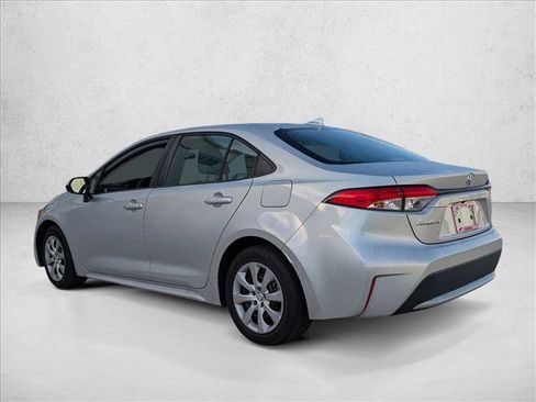 Used 2020 Toyota Corolla LE image 7