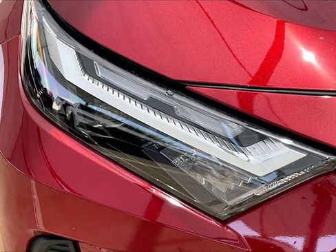 Used 2025 Toyota RAV4 LE FWD image 28