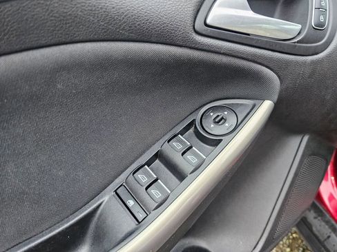 Used 2017 Ford Focus Titanium w/ Titanium Technology Package image 28