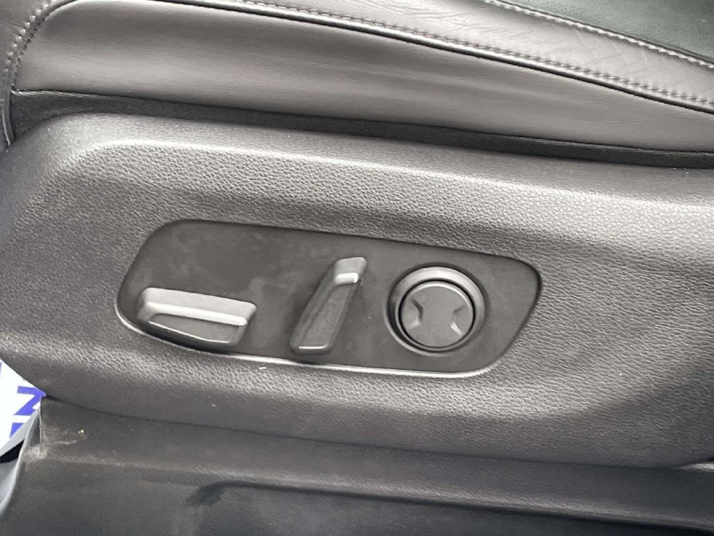 Used 2024 Kia Carnival LX FWD image 17