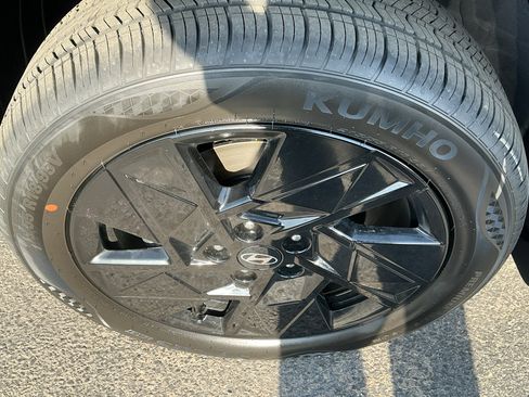 New 2026 Hyundai Kona SEL Sport AWD/4WD image 9