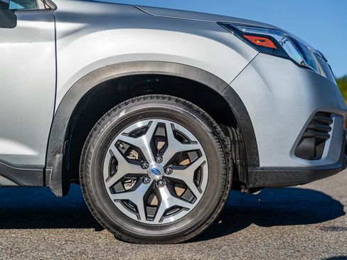 Used 2023 Subaru Forester Premium image 9