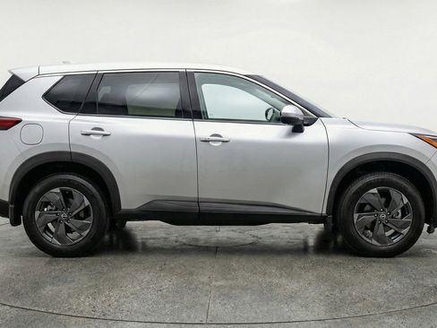 Used 2025 Nissan Rogue SV AWD/4WD image 11