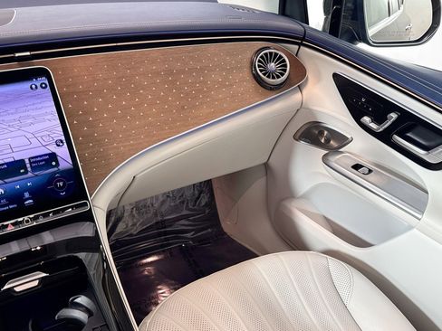 Certified 2023 Mercedes-Benz EQE 500 4MATIC SUV image 22