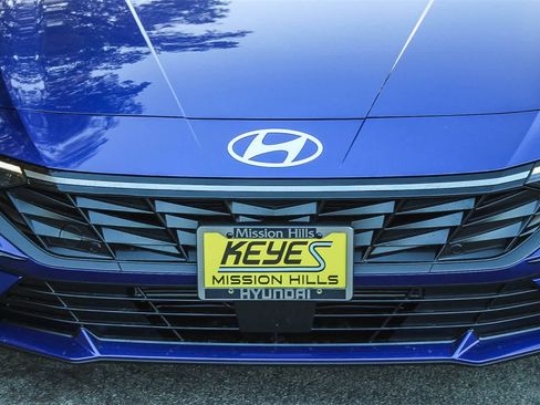 New 2025 Hyundai Elantra SEL image 11