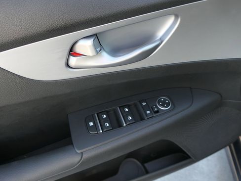 Used 2023 Kia Forte LXS w/ LXS Technology Package image 19