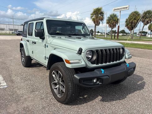 Used 2024 Jeep Wrangler Unlimited AWD/4WD image 1