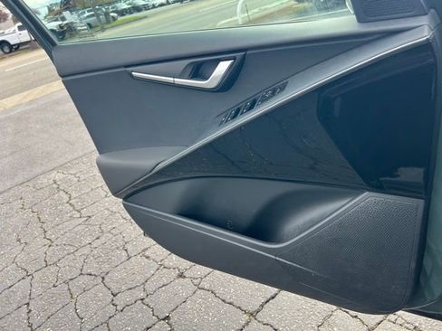 Certified 2023 Kia Niro EX image 17