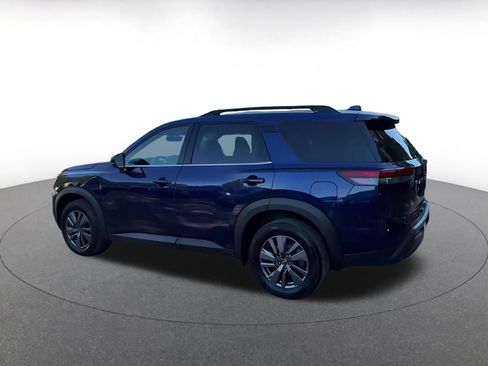 Used 2025 Nissan Pathfinder SV AWD/4WD image 9