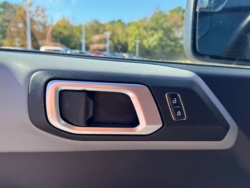 Used 2023 Ford Bronco Badlands image 15