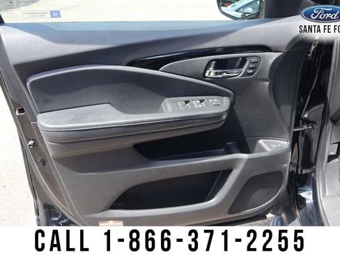 Used 2017 Honda Pilot Touring image 8