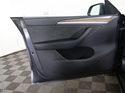 Used 2023 Tesla Model Y Long Range AWD/4WD image 25