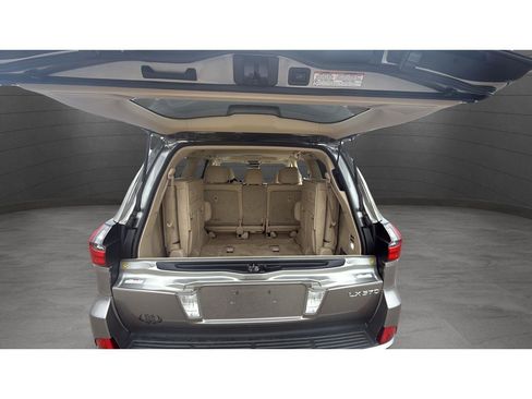 Used 2016 Lexus LX 570 4WD image 27