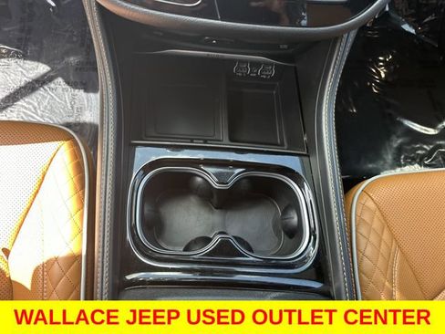 Used 2022 Chrysler Pacifica Pinnacle FWD image 22