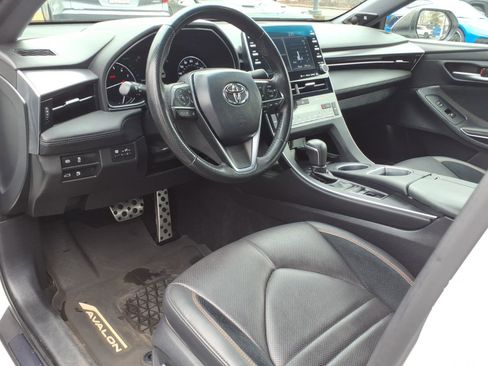 Used 2019 Toyota Avalon XSE w/ All Weather Liner Package image 12