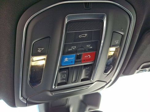 Used 2023 Jeep Grand Cherokee L Altitude image 27