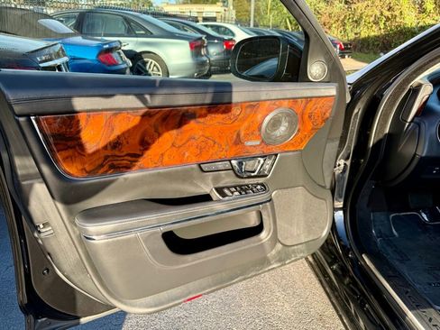 Used 2016 Jaguar XJ L Portfolio image 12