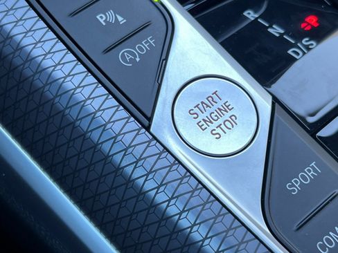 New 2026 BMW 330i Sedan w/ M Sport Package RWD image 28