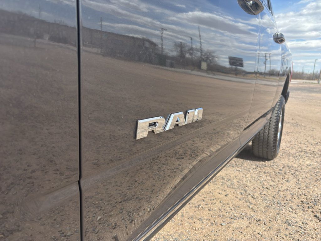 New 2026 RAM 2500 Laramie AWD/4WD image 10