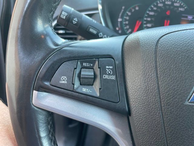 Used 2020 Chevrolet Trax LT w/ Driver Confidence Package FWD image 25