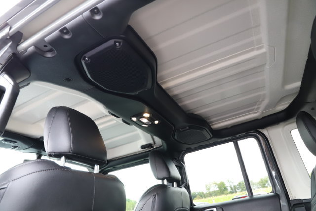Used 2022 Jeep Wrangler Unlimited Sahara AWD/4WD image 21