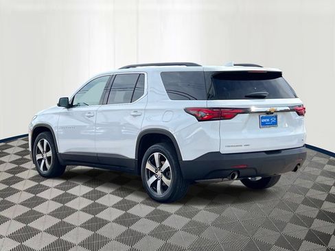 Used 2023 Chevrolet Traverse LT w/ LT Premium Package AWD/4WD image 4