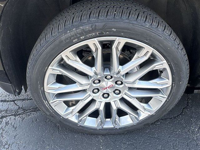 Certified 2026 GMC Yukon XL Denali w/ Denali Reserve Package AWD/4WD image 33