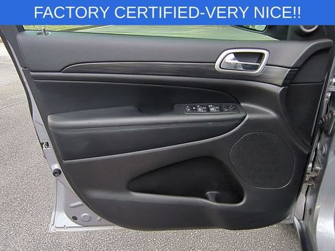 Certified 2021 Jeep Grand Cherokee Laredo AWD/4WD image 12