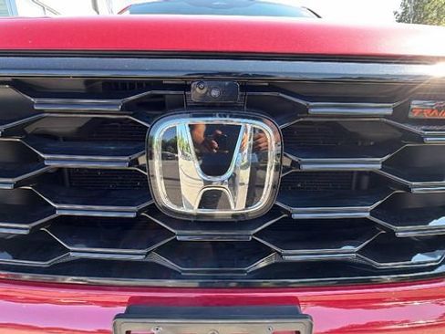 Used 2023 Honda Pilot TrailSport image 11
