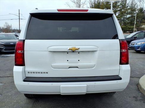 Used 2016 Chevrolet Suburban LT image 6