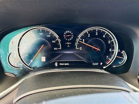 Used 2019 BMW 740i w/ Executive Package image 40