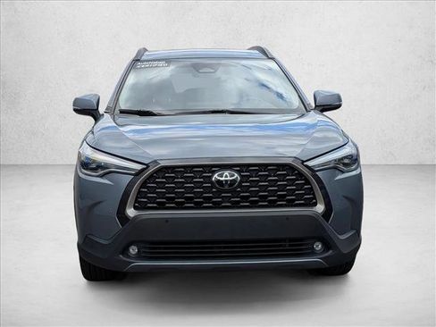 Used 2023 Toyota Corolla Cross XLE image 2